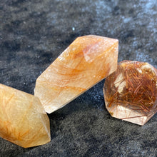 Load image into Gallery viewer, Rutilated Quartz - Points 23
