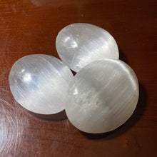 Load image into Gallery viewer, Selenite - Palm Stones
