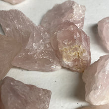 Load image into Gallery viewer, Rose Quartz - Raw S
