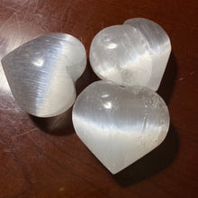 Load image into Gallery viewer, Selenite - Hearts M
