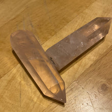 Load image into Gallery viewer, Rose Quartz - Points 25

