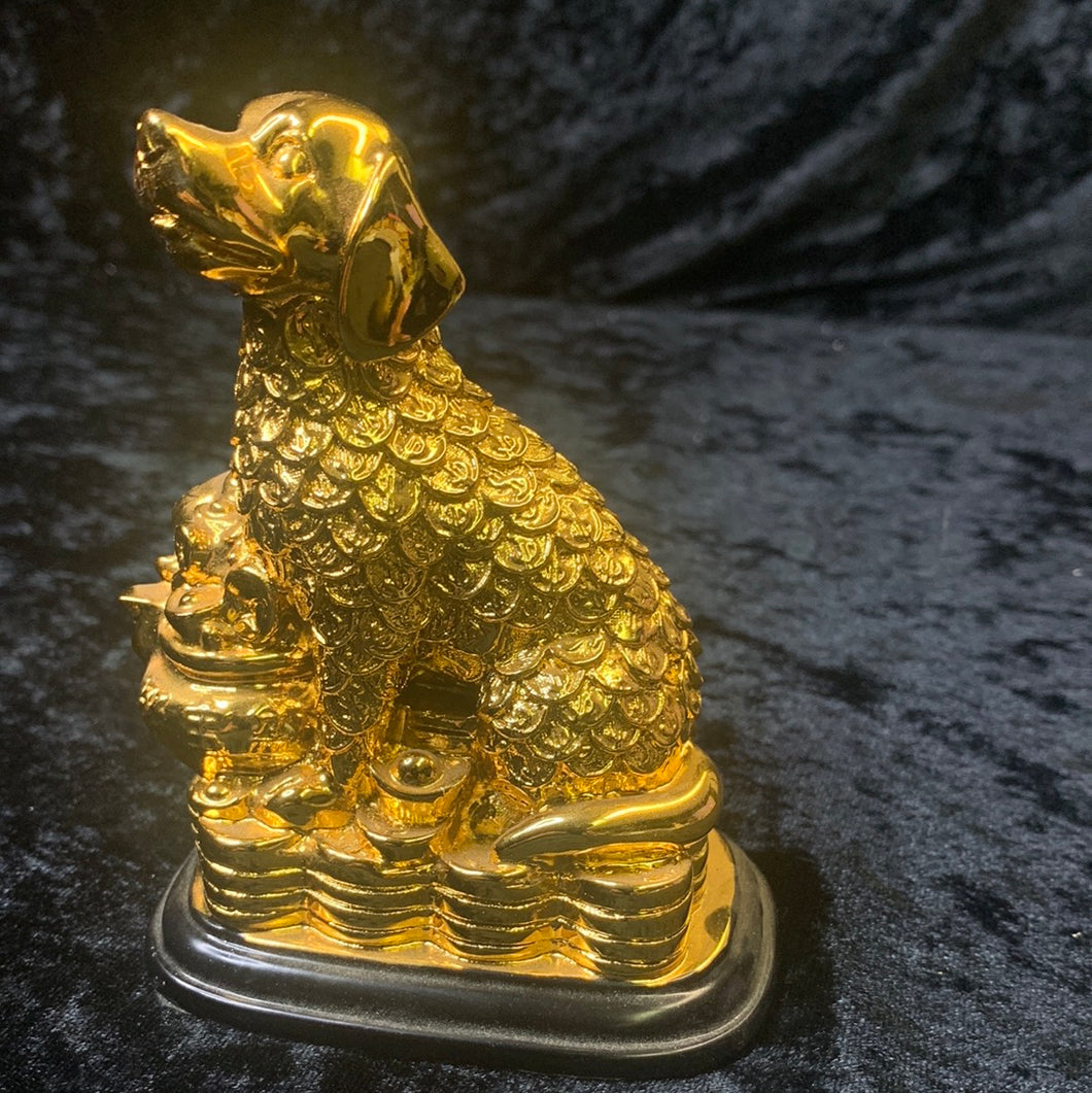 Dog statue plastic gold