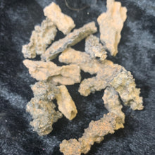 Load image into Gallery viewer, Fulgurite Wishing Horns
