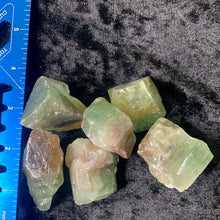 Load image into Gallery viewer, Green Calcite - Raw M
